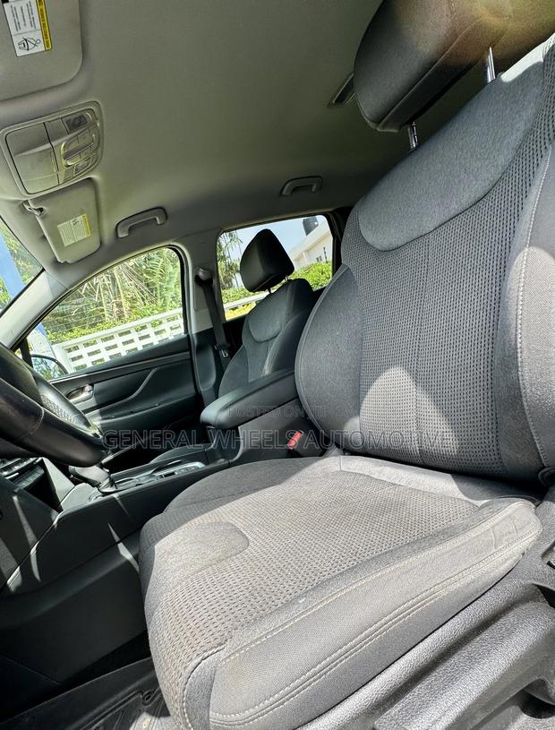 Hyundai Santa Fe SE 2.4 AWD 2019 Black