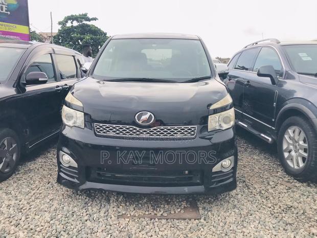 Toyota Voxy 2012 Black