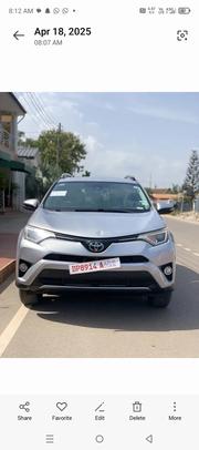 Toyota RAV4 2018 Silver for sale