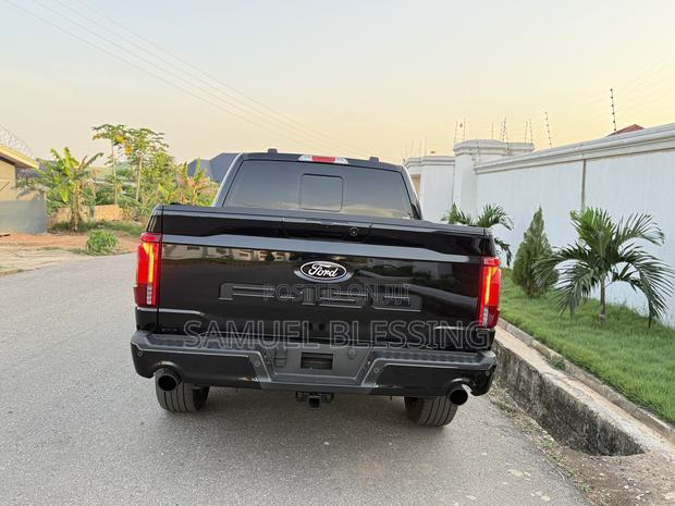 Ford F-150 LARIAT 2024 Black