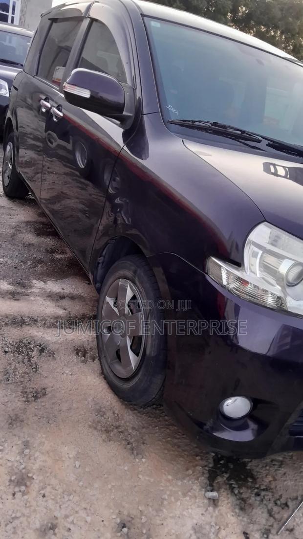 Toyota Sienta 1.5 FWD 2014 Purple