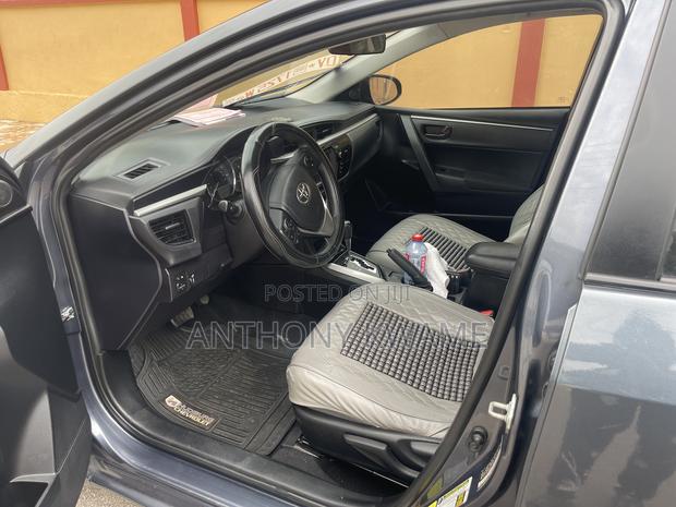 Toyota Corolla 2016 Gray