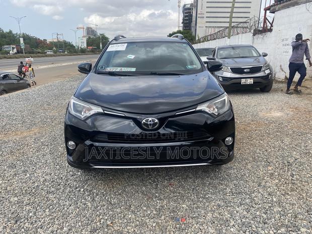 Toyota RAV4 XLE 4dr SUV (2.5L 4cyl 6A) 2018 Black