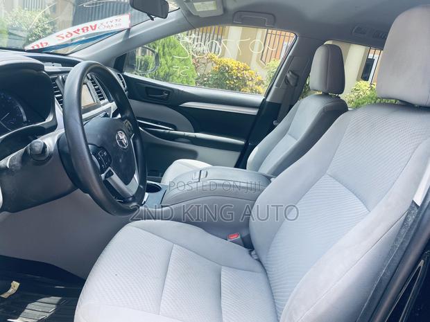 Toyota Highlander LE 2019 Black