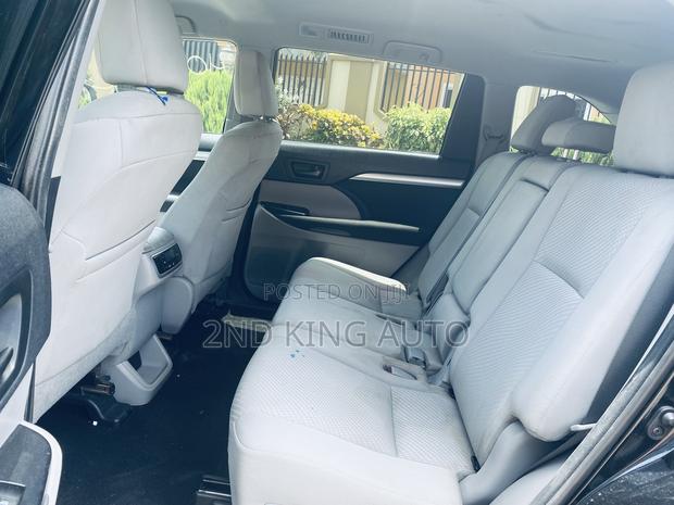 Toyota Highlander LE 2019 Black