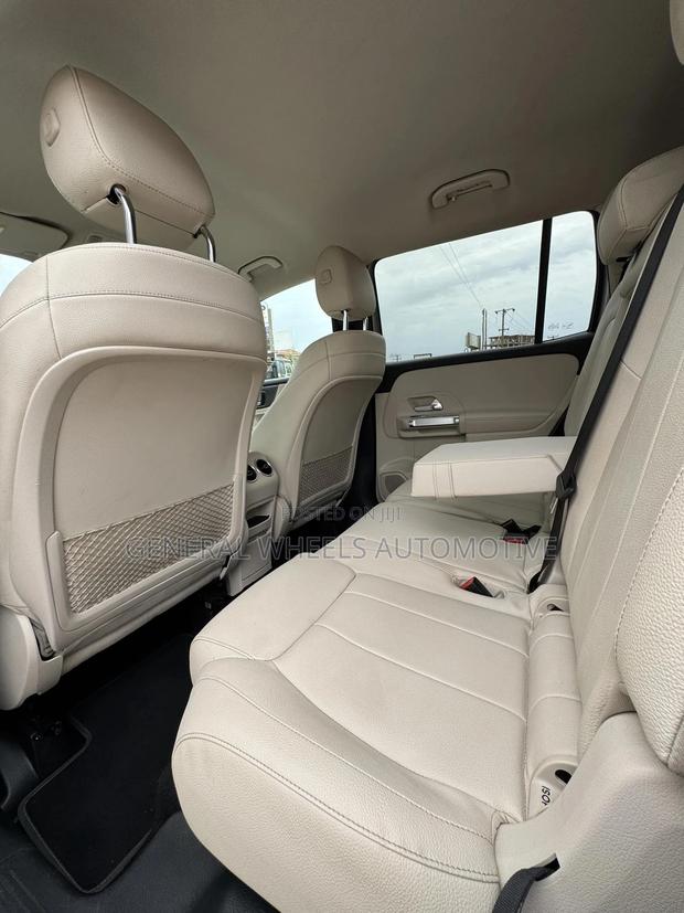 Mercedes-Benz GLB-Class GLB 250 4MATIC 2020 Silver
