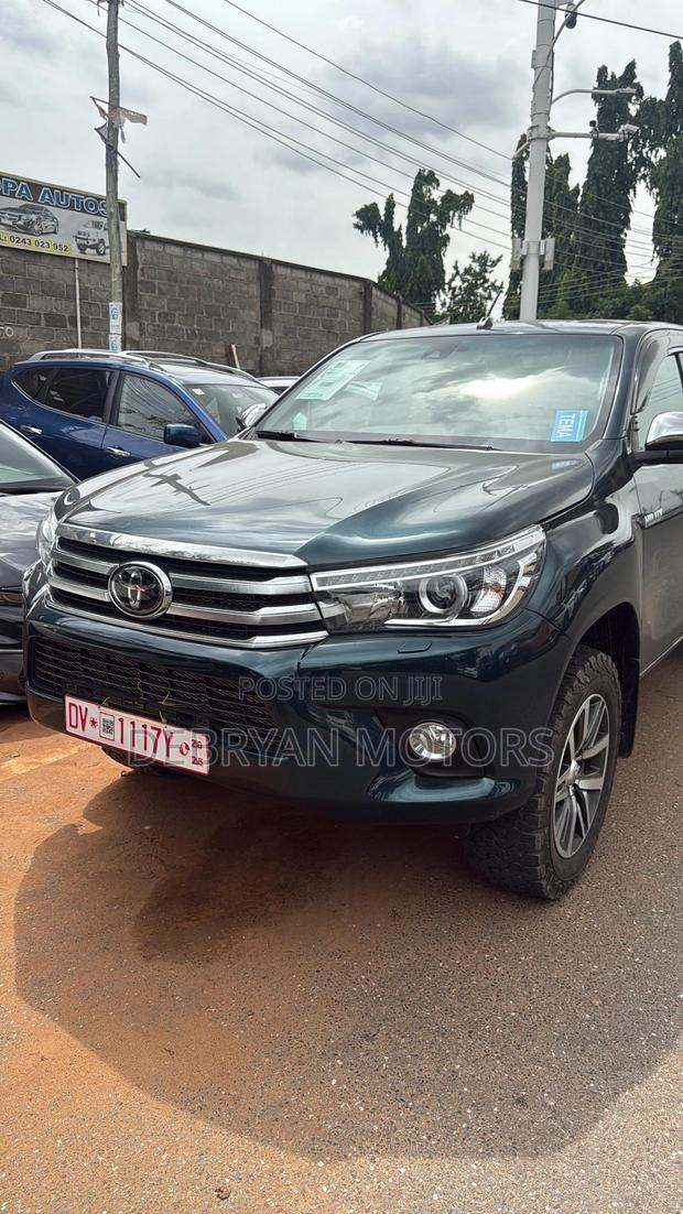 Toyota Hilux 2.4 Diesel 2020 Green