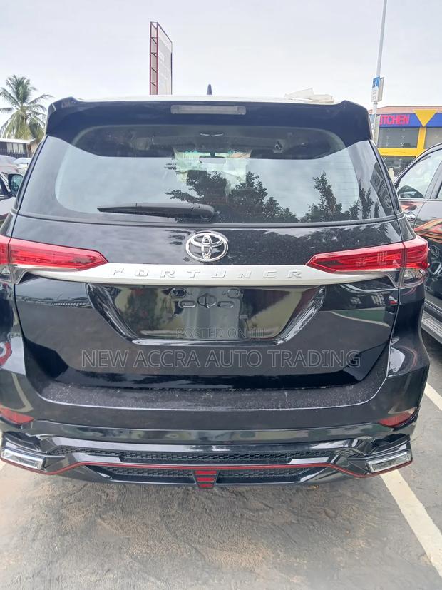 New Toyota Fortuner 2.7 AWD 2024 Black
