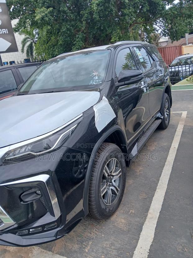 New Toyota Fortuner 2.7 AWD 2024 Black