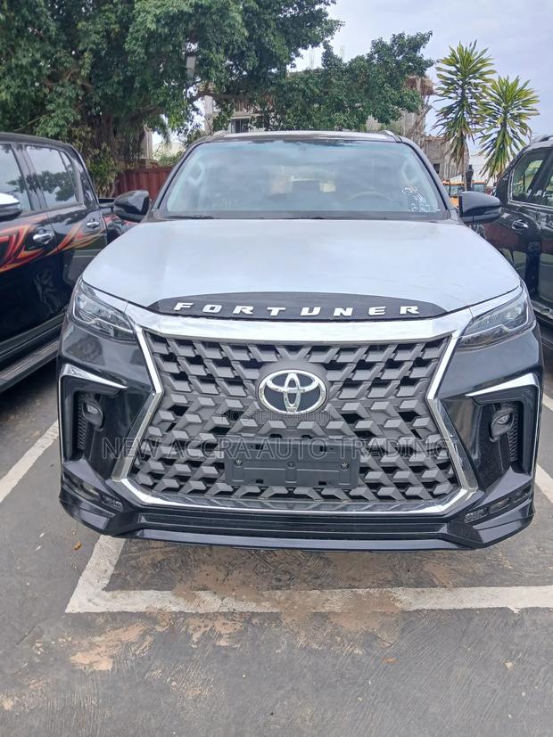 New Toyota Fortuner 2.7 AWD 2024 Black