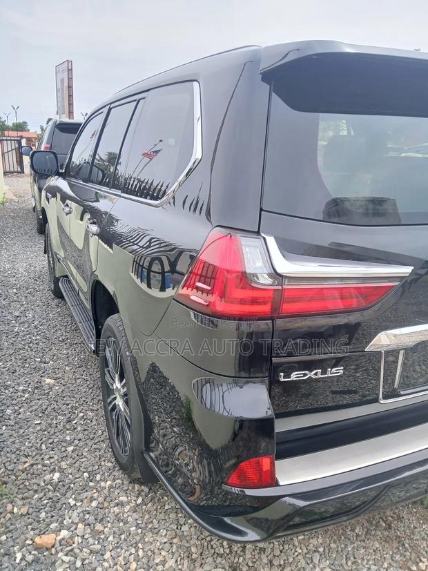 Lexus LX 570 (5 seats) AWD 2018 Black