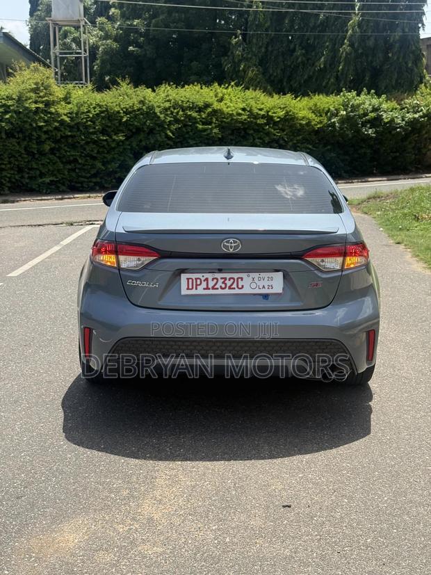 Toyota Corolla SE 2021 Blue