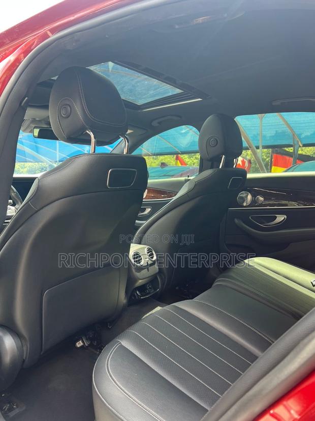 Mercedes-Benz E300 2018 Red