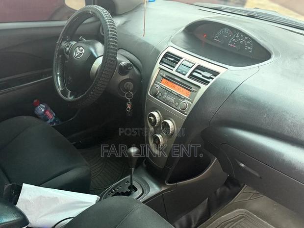 Toyota Yaris 2012 Black