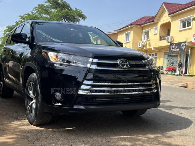 Toyota Highlander LE 2019 Black