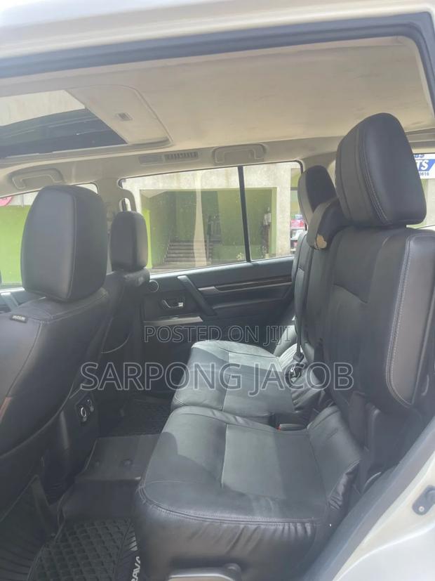 Mitsubishi Pajero 2017 White