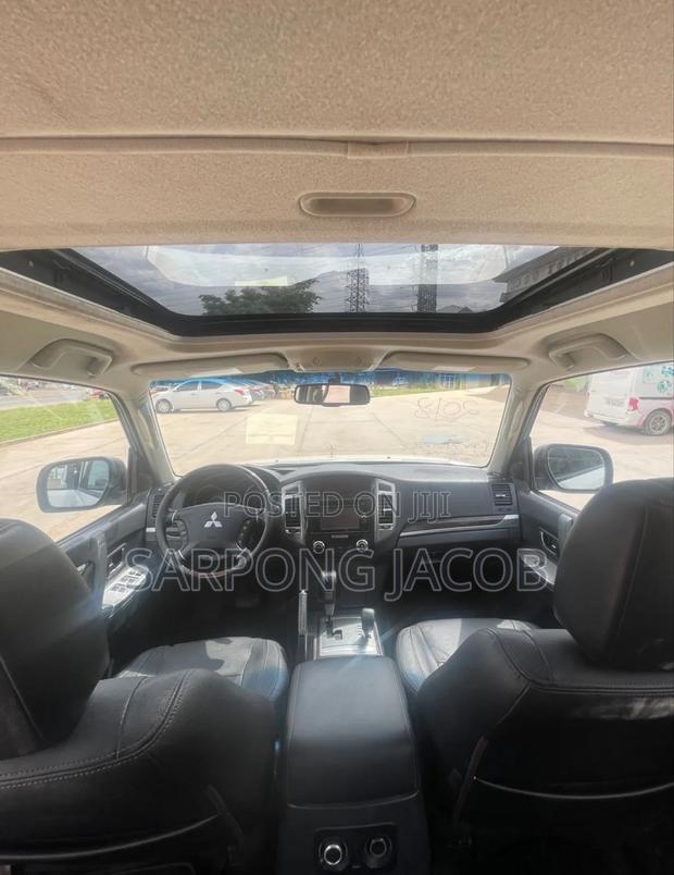 Mitsubishi Pajero 2017 White