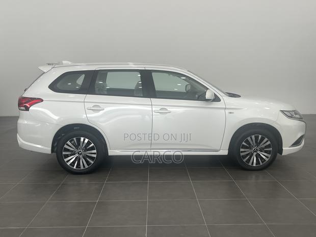 New Mitsubishi Outlander 2022 White