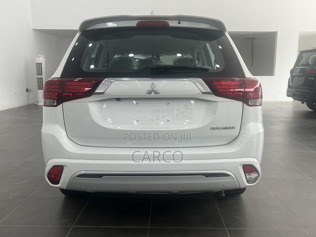 New Mitsubishi Outlander 2022 White