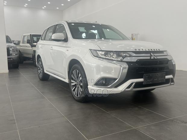 New Mitsubishi Outlander 2022 White