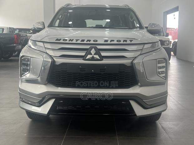 New Mitsubishi Montero Sport 2023 Silver