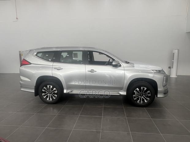 New Mitsubishi Montero Sport 2023 Silver
