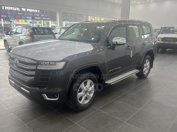 New Toyota Land Cruiser 2024 Gray