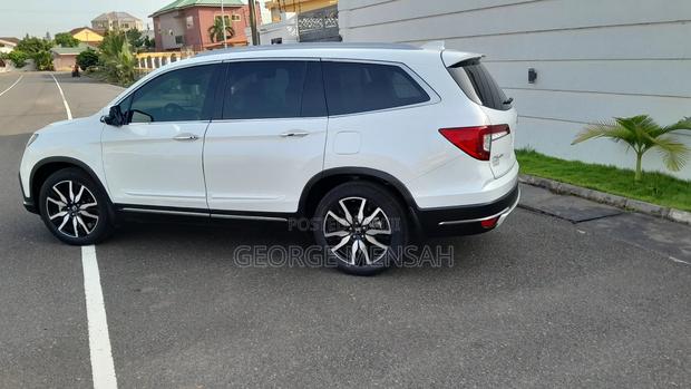 Honda Pilot Touring 7-Passenger 2022 White