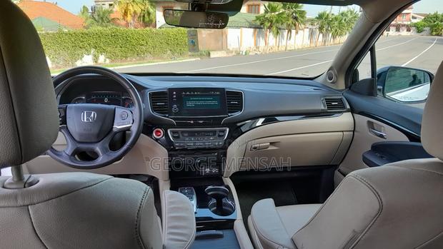 Honda Pilot Touring 7-Passenger 2022 White