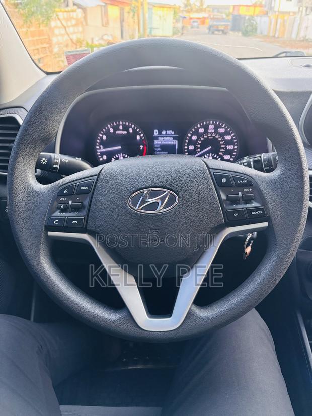 Hyundai Tucson SE 2021 Gray