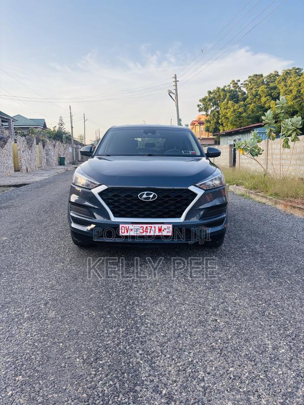 Hyundai Tucson SE 2021 Gray