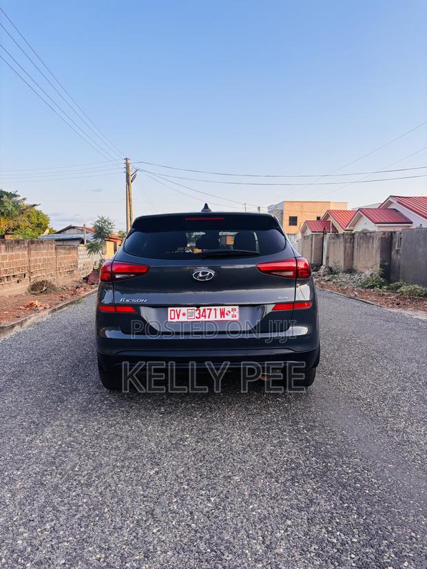 Hyundai Tucson SE 2021 Gray