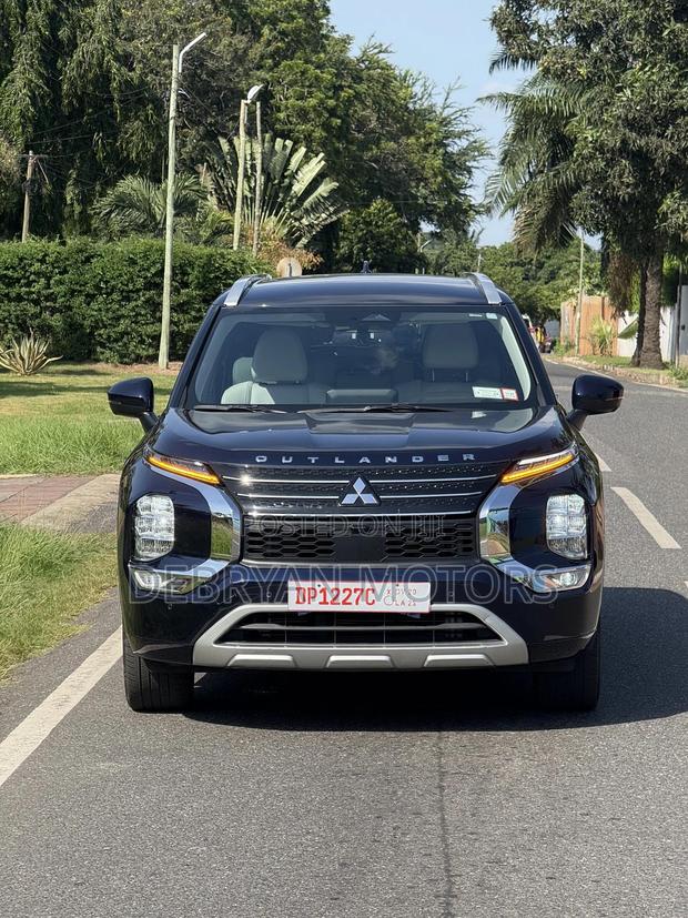 Mitsubishi Outlander SEL Launch Edition 2022 Blue