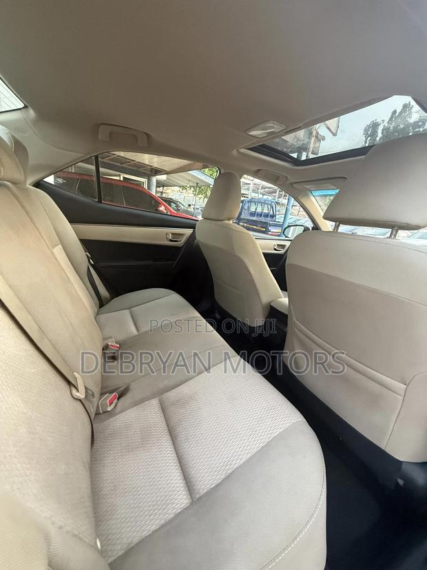 Toyota Corolla LE Plus 4dr Sedan (1.8L 4cyl CVT) 2014 White