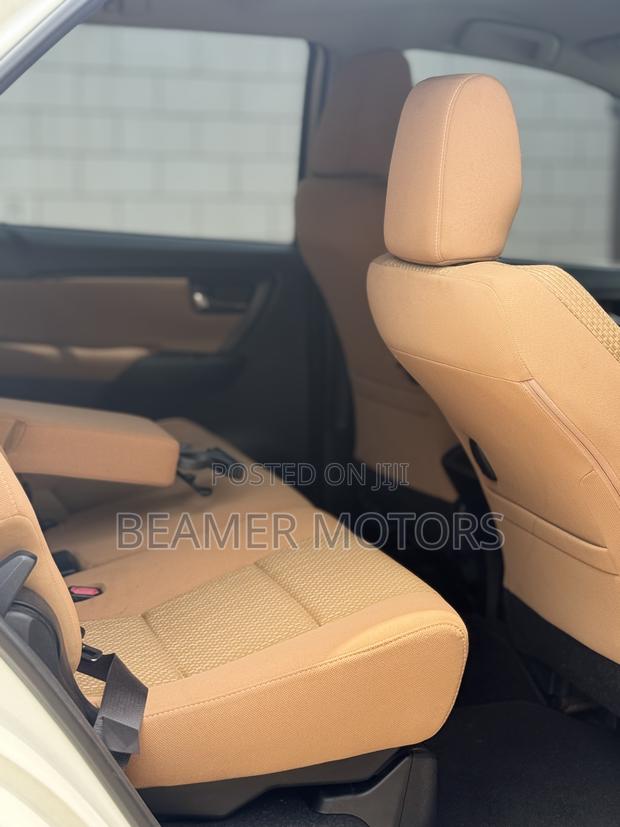 Toyota Fortuner 2.7 AWD 2017 White