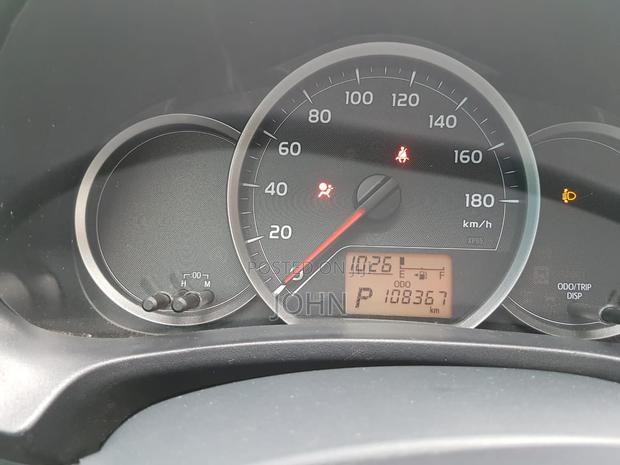 Toyota Vitz 1.3 FWD 5dr 2013 Silver