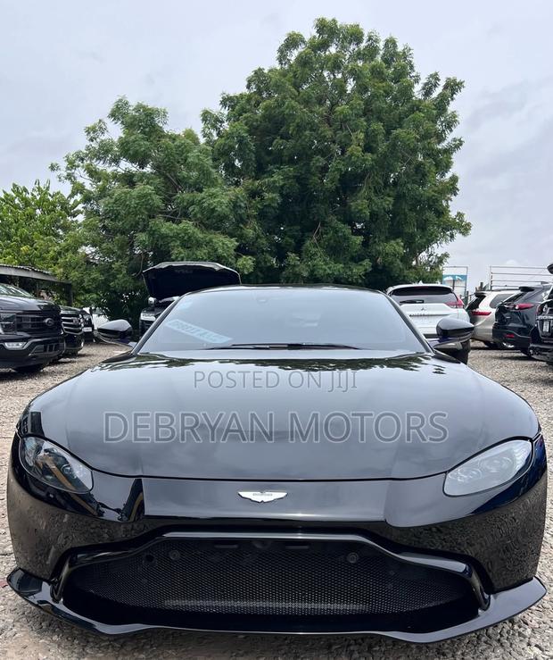 Aston Martin Vantage 2022 Black