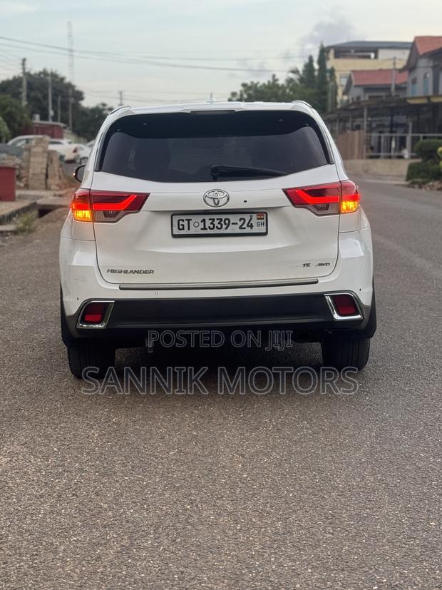 Toyota Highlander Limited Platinum 2019 White