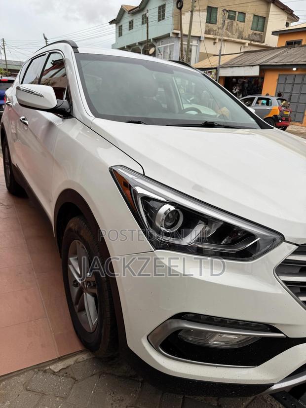 Hyundai Santa Fe SE AWD 2018 White