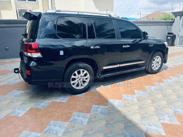 Toyota Land Cruiser 4.5 V8 VXR 2021 Black