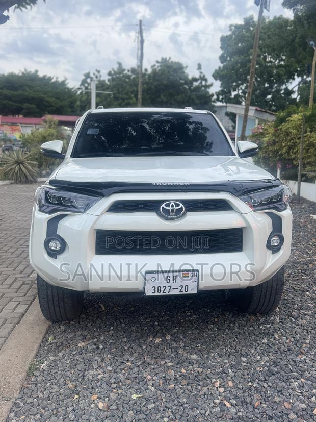 Toyota 4-Runner SR5 4dr 4x2 (4.0L 6cyl 5A) 2017 White