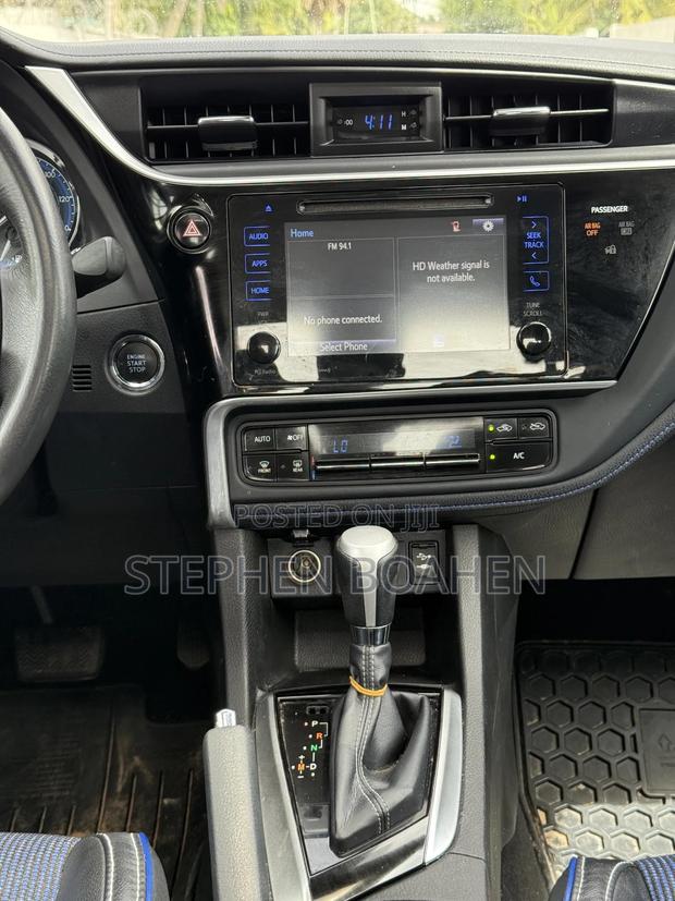 Toyota Corolla SE Special Edition 4dr Sedan (1.8L 4cyl CVT) 2017 Silver
