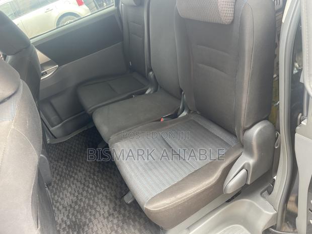 Toyota Voxy 2010 Black
