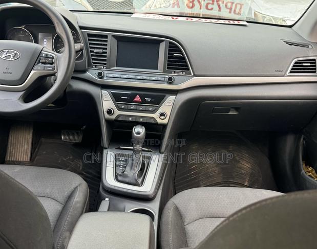Hyundai Elantra SE 2018 White