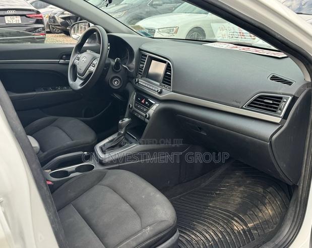 Hyundai Elantra SE 2018 White