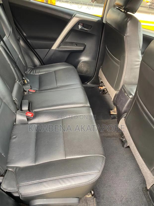 Toyota RAV4 XLE 4dr SUV (2.5L 4cyl 6A) 2015 Black