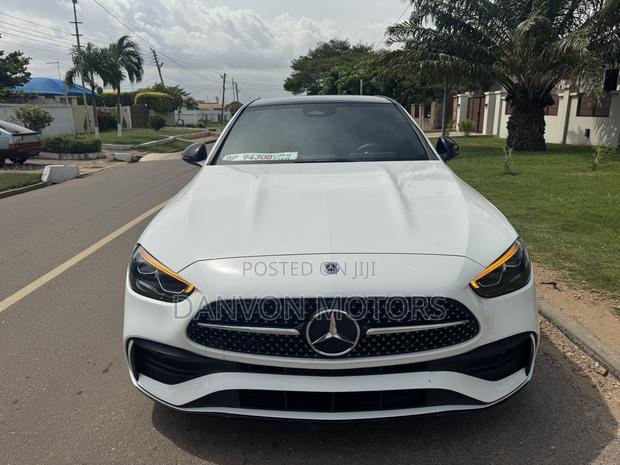Mercedes-Benz C300 2024 White