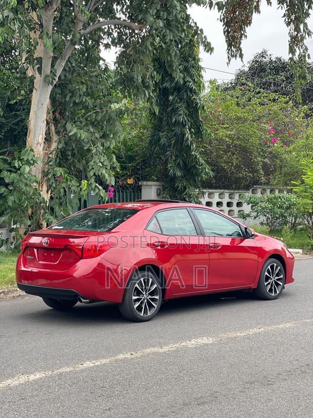 Toyota Corolla SE Special Edition 4dr Sedan (1.8L 4cyl CVT) 2017 Red