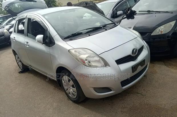 Toyota Vitz 1.3 AWD 5dr 2010 Silver