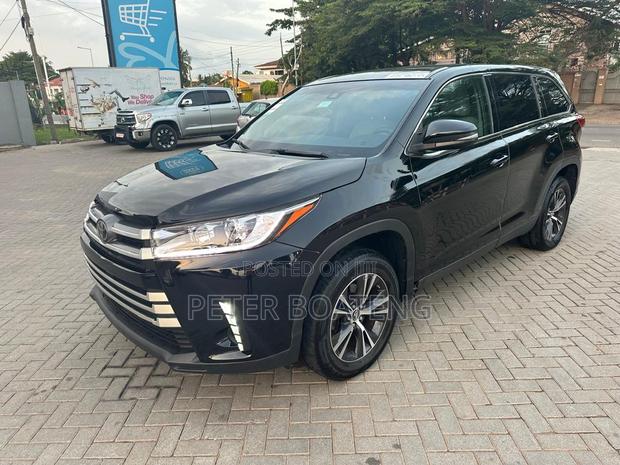 Toyota Highlander LE 2019 Black